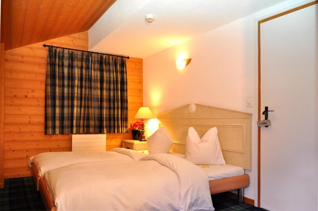 Hotel De La Paix Champery Bilik gambar