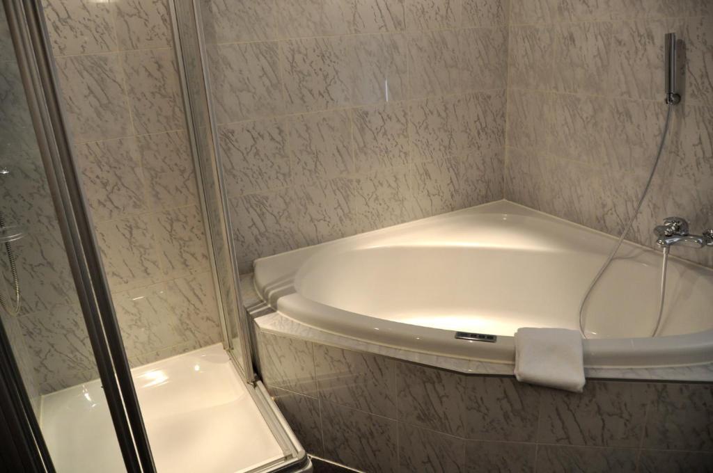 Hotel De La Paix Champery Bilik gambar